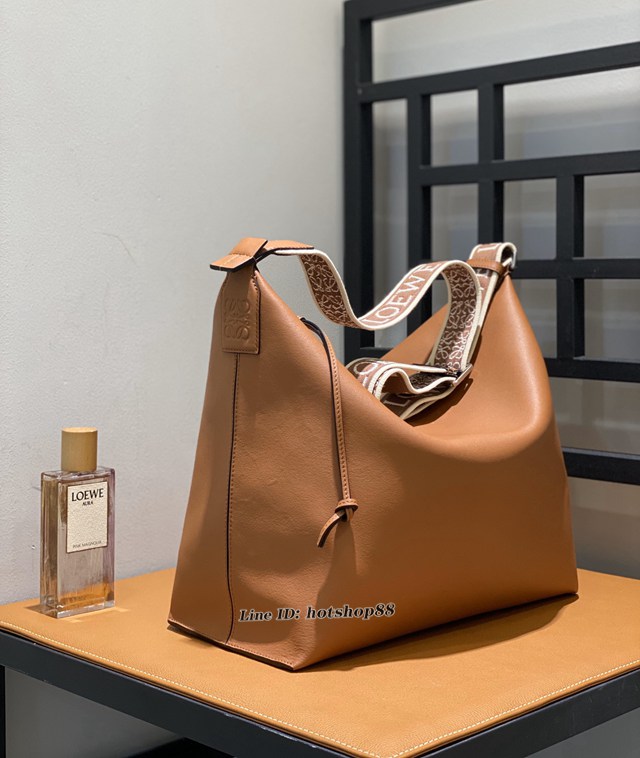 Loewe專櫃2022新款Cubi行李袋肩背包 羅意威Cubi Anagram單肩腋下斜挎包 11325 lyw1251